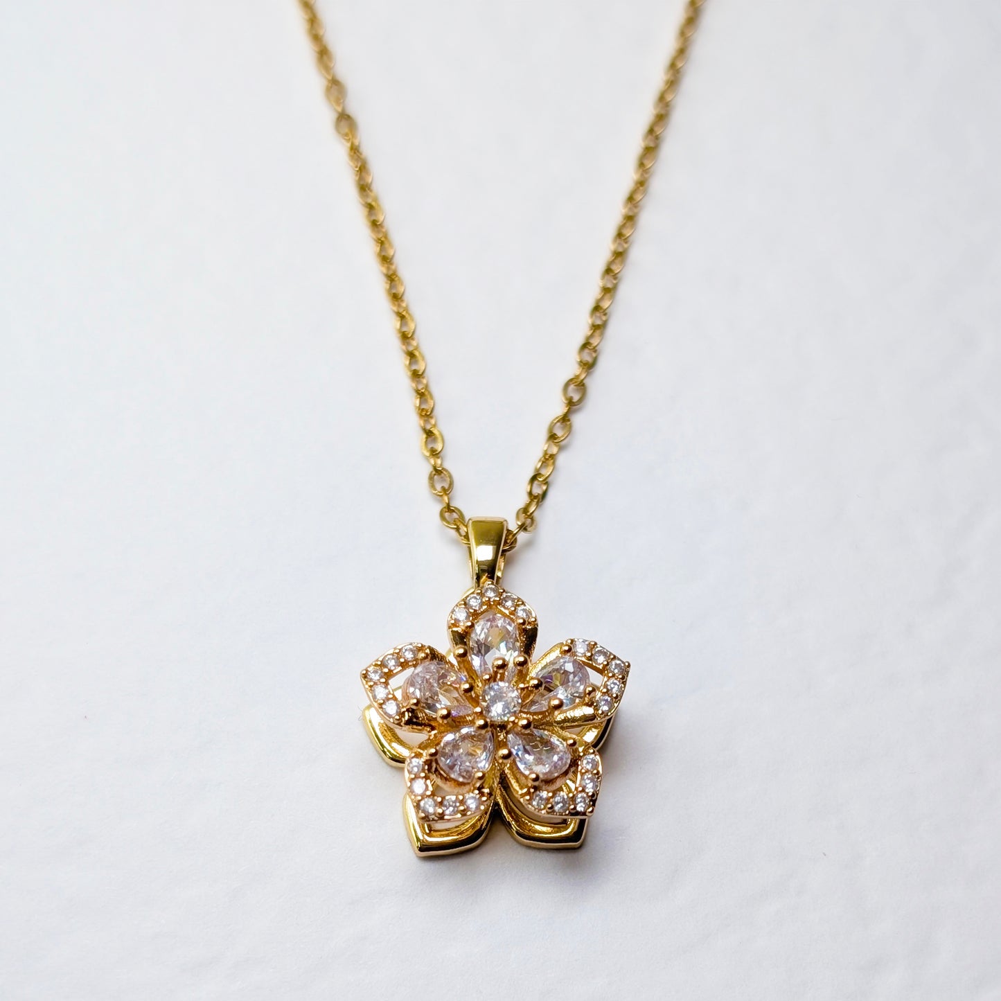 Rotating Flower Necklace